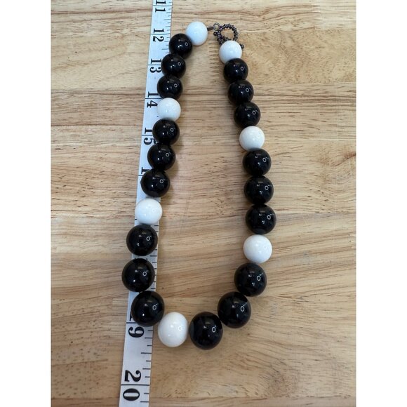 Black & White Glass Beaded Necklace With Toggle Clasp - Picture 9 of 10